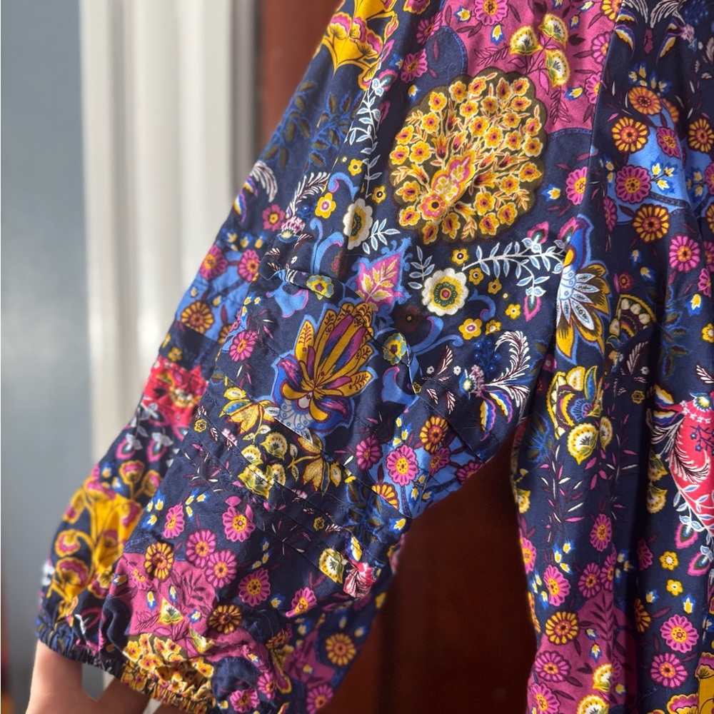 TALBOTS PLEATED SLEEVE POPLIN TOP - FLORAL MEDALLION - Picture 7 of 7